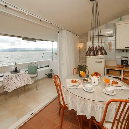 Amazing Waterfront Apartments Bol Exterior photo