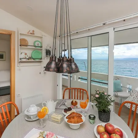 Amazing Waterfront Apartments Bol Exterior photo